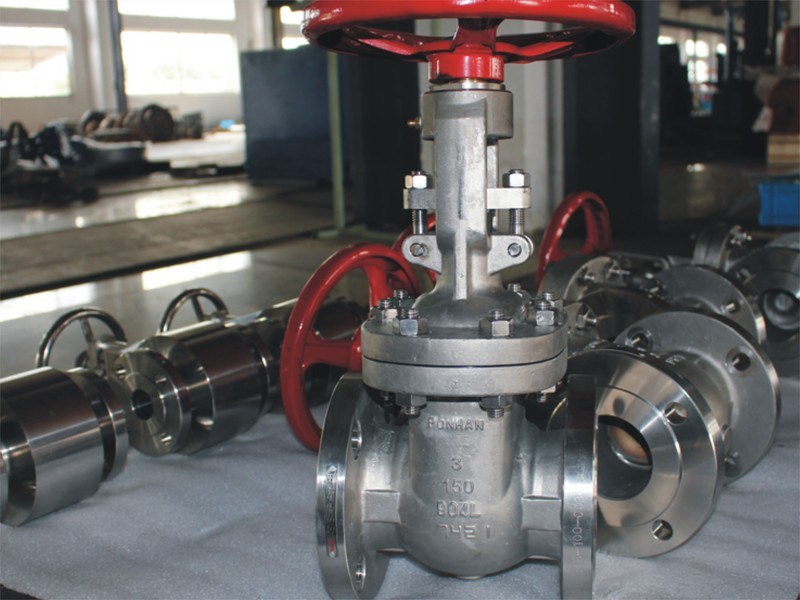 خرید شیر فلکه فولادی